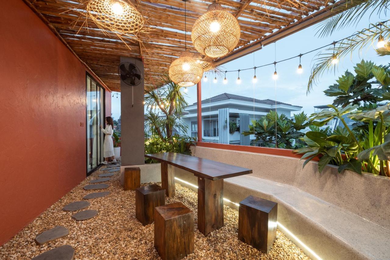 Khách sạn hẻo lánh Kin Wander Tan Phong *